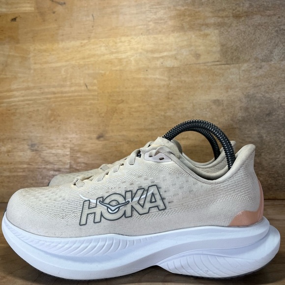 Hoka One One Mach 6 Womens Sz 8 Wide Running Shoes Sneakers Eggnog Vanilla - Picture 4 of 12